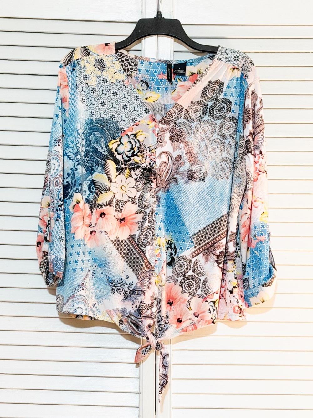 New Directions Top Blouse - Tie Front - Multi colored - Size Large